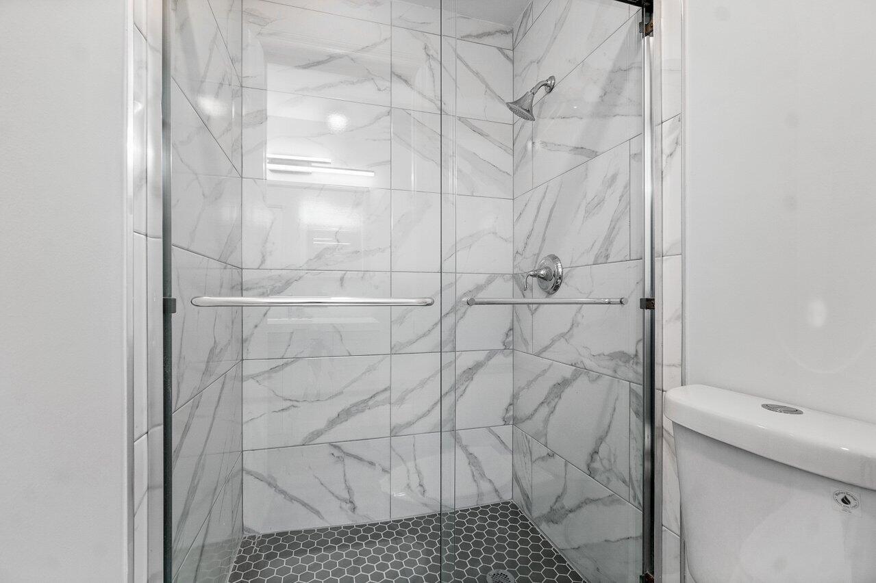 6652 Via Regina Boca Raton, FL 33433 - Photo 17 of 32 025-6652ViaRegina-BocaRaton-FL-33433-SMA