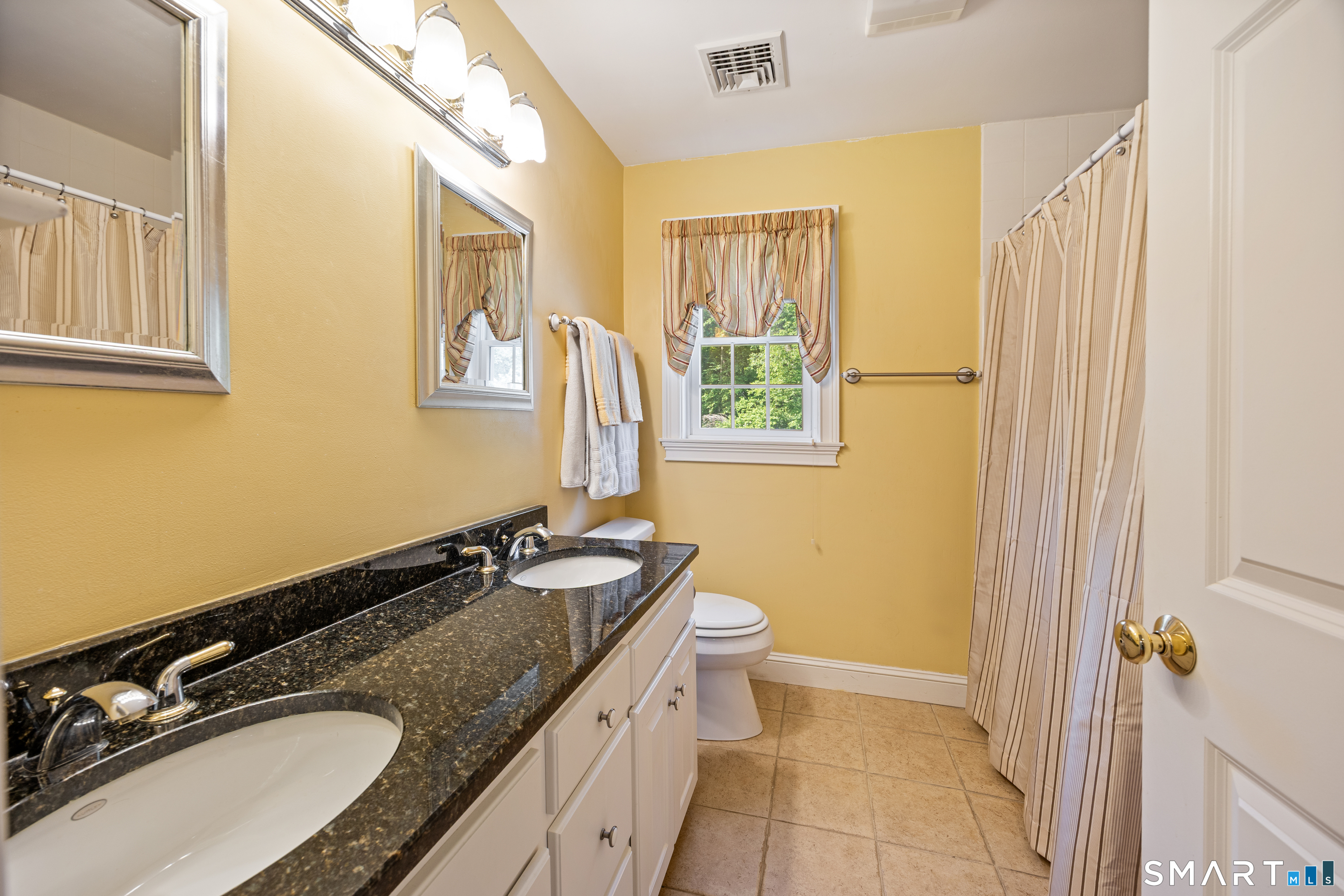 325 Westwood Road Bristol, CT 06010 - Photo 26 of 38