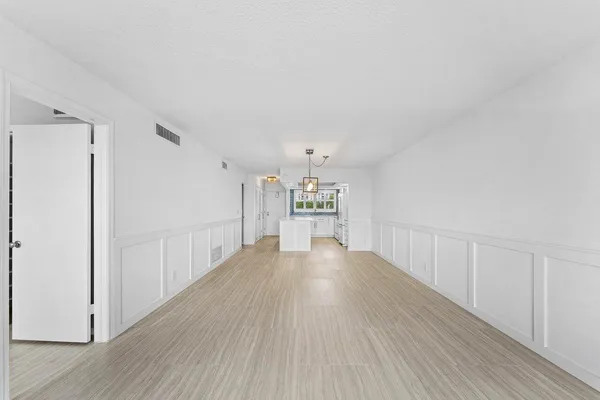 $2,400 | 2004 South Federal Highway, Unit D403, Boynton Beach, FL 33435