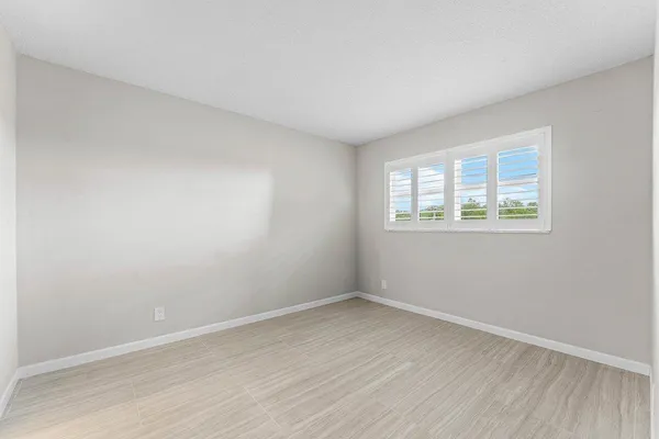 $2,400 | 2004 South Federal Highway, Unit D403, Boynton Beach, FL 33435