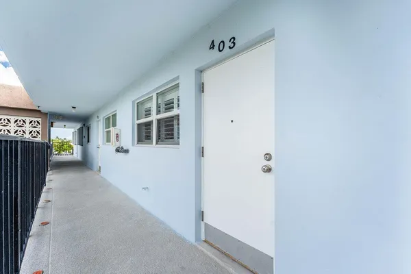 $2,400 | 2004 South Federal Highway, Unit D403, Boynton Beach, FL 33435