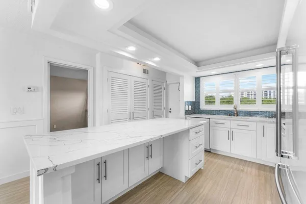 $2,400 | 2004 South Federal Highway, Unit D403, Boynton Beach, FL 33435