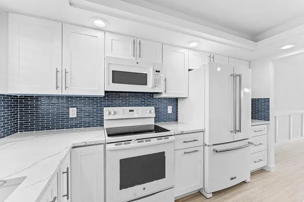 $2,400 | 2004 South Federal Highway, Unit D403, Boynton Beach, FL 33435