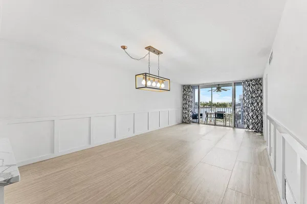 $2,400 | 2004 South Federal Highway, Unit D403, Boynton Beach, FL 33435