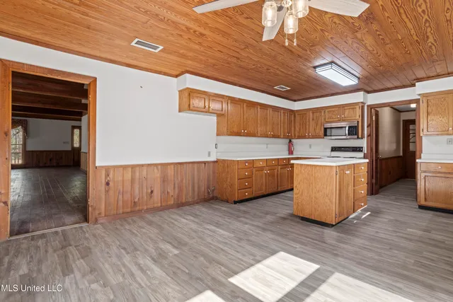 $389,000 | 1921 Kingslea Drive, Gautier, MS 39553