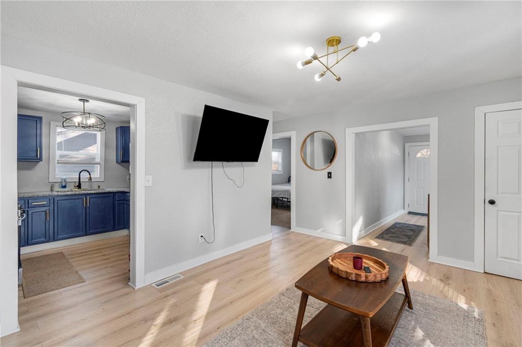 8711 East Smart Avenue Independence, MO 64053 - Photo 6 of 22