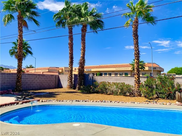 $2,195 | 6408 Meadowlark Lane, Las Vegas, NV 89103