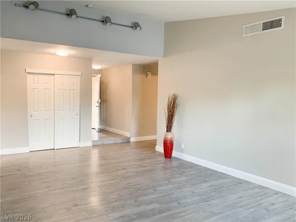 $2,195 | 6408 Meadowlark Lane, Las Vegas, NV 89103