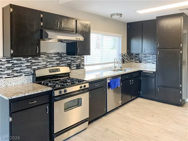 $2,195 | 6408 Meadowlark Lane, Las Vegas, NV 89103