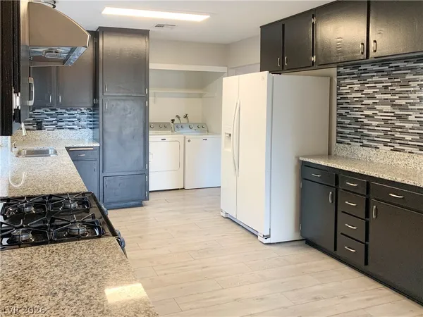 $2,195 | 6408 Meadowlark Lane, Las Vegas, NV 89103