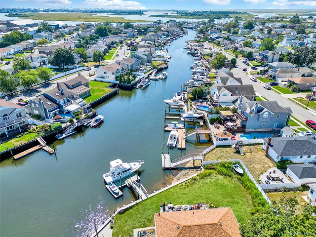 $550,000 | 3354 Murdock Avenue, Oceanside, NY 11572