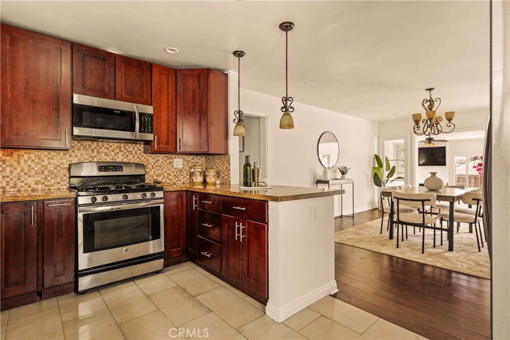 7314 Summitrose Street Tujunga, CA 91042 - Photo 9 of 19