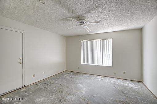 4212 East Hearn Road Phoenix, AZ 85032 - Photo 7 of 15 4212 Hearn RESHOOT_2547mast