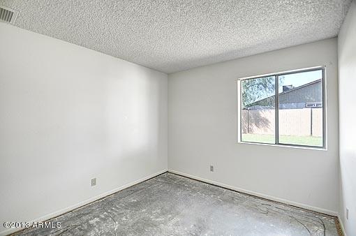 4212 East Hearn Road Phoenix, AZ 85032 - Photo 8 of 15 4212 Hearn RESHOOT_2529bed1
