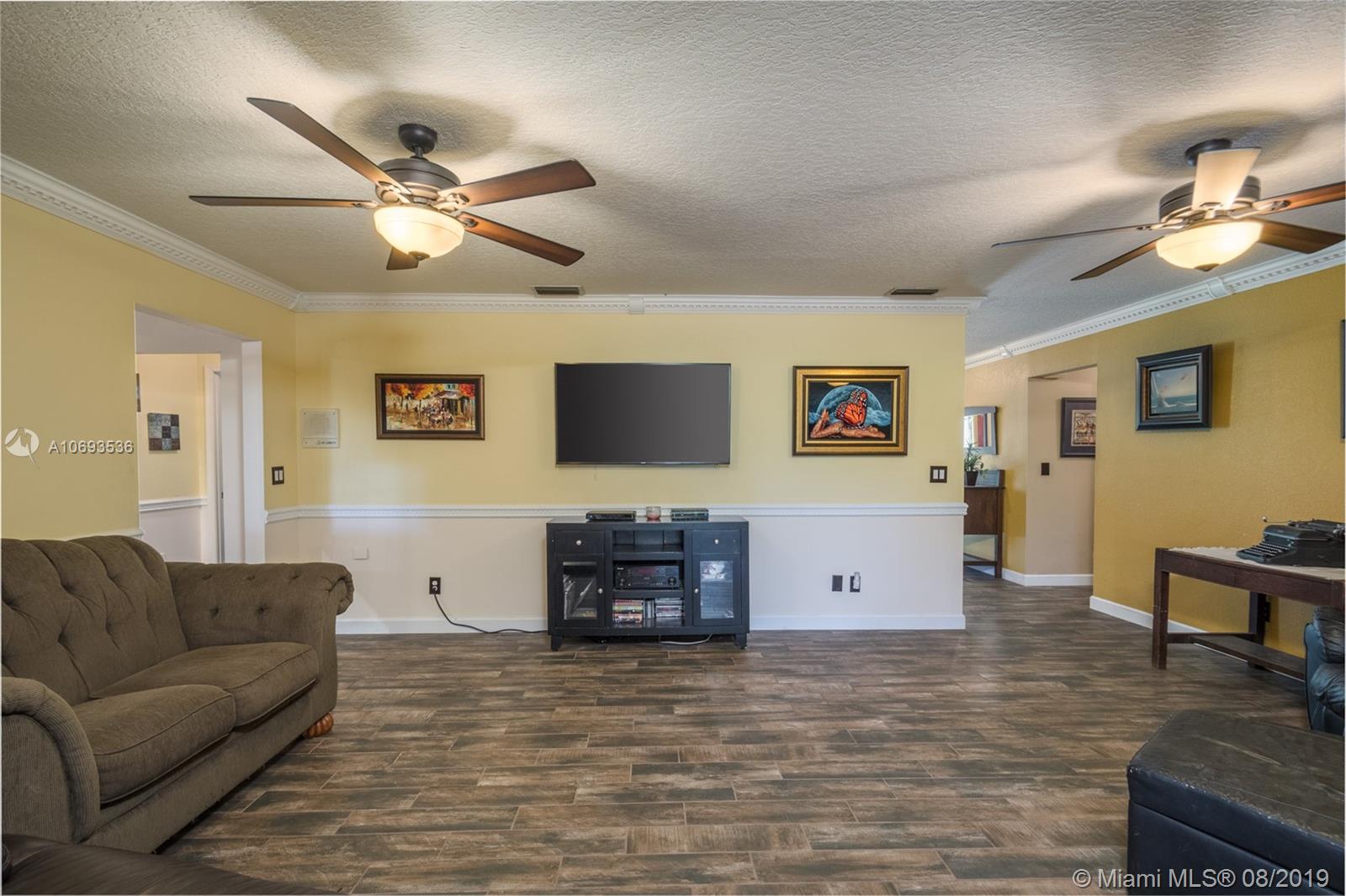 18900 Southwest 61st Manor Southwest Ranches, FL 33332 - Photo 13 of 46 Gallery Image 13