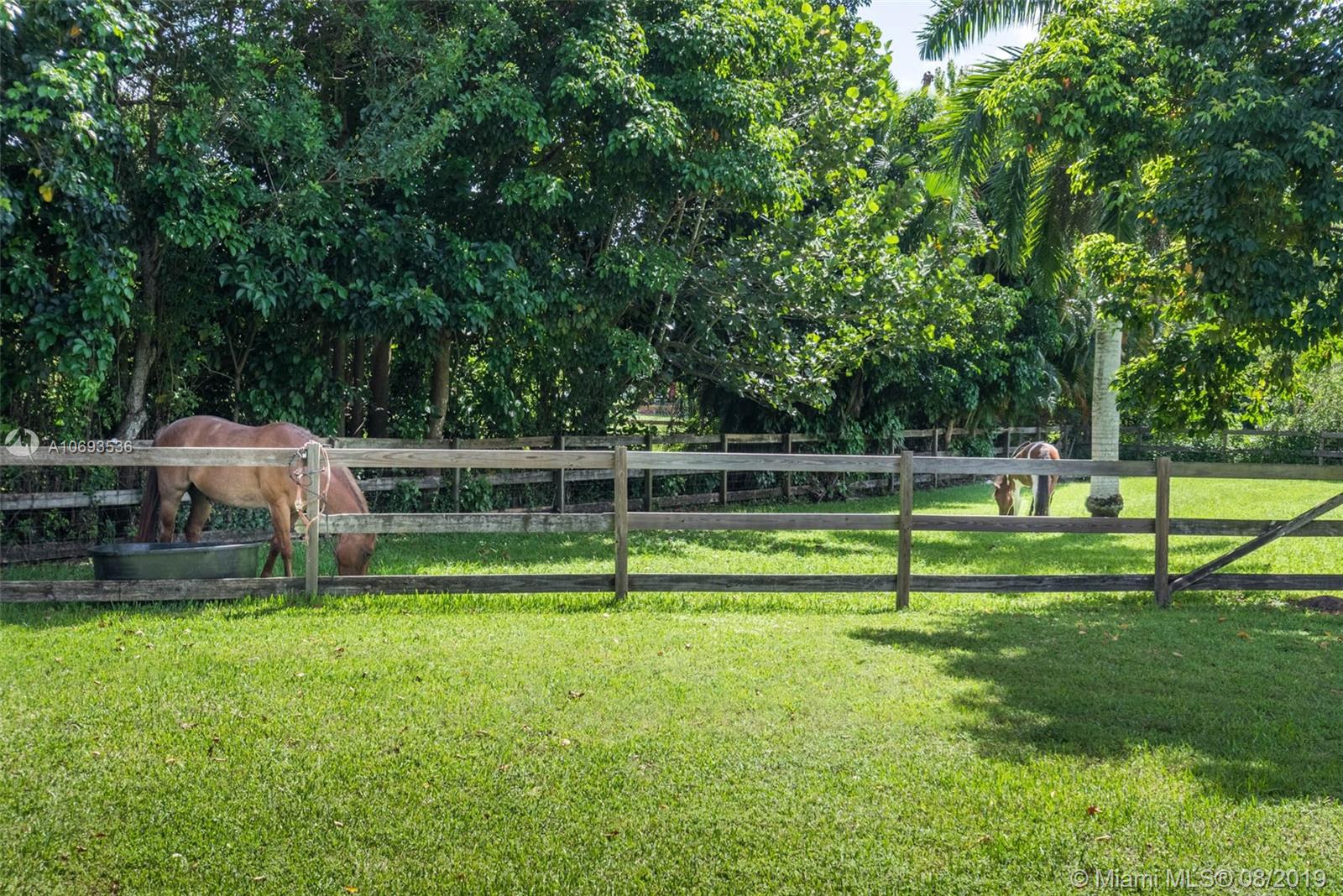 18900 Southwest 61st Manor Southwest Ranches, FL 33332 - Photo 27 of 46 Gallery Image 27