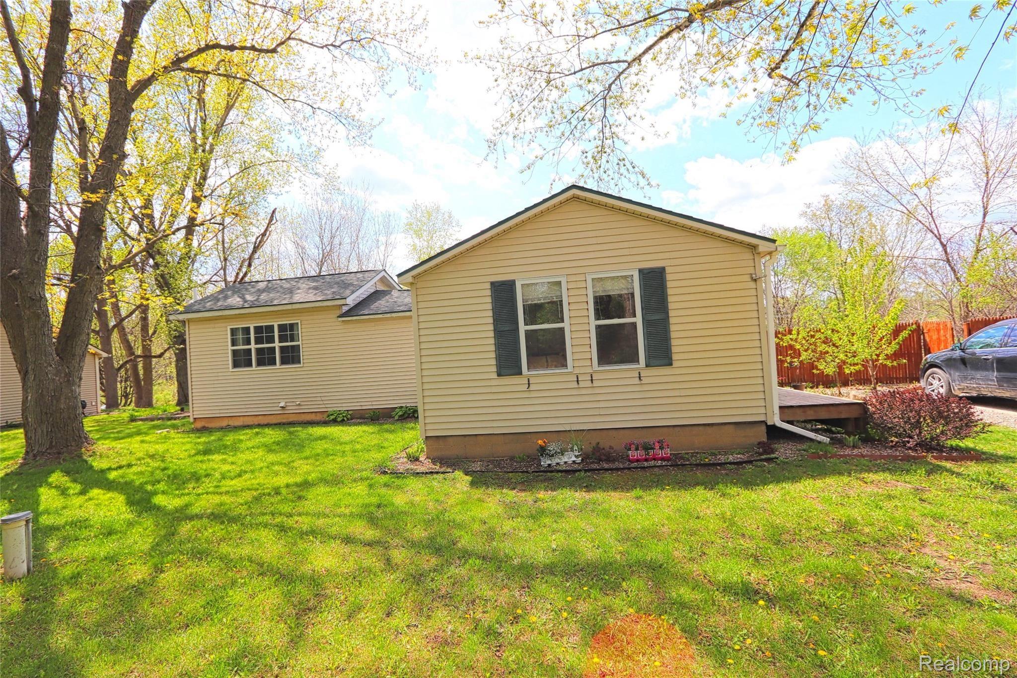 3327 Fisher Road Howell, MI 48855 - Photo 14 of 66 IMG_0380_InPixio.jpg