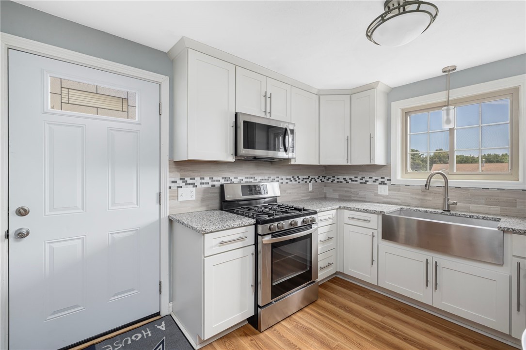 50 Sycamore Drive Cranston, RI 02921 - Photo 5 of 22