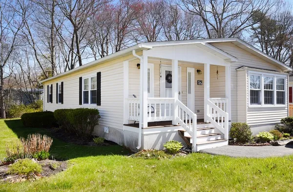 $339,900 | 17 Birch Street, Rockland, MA 02370