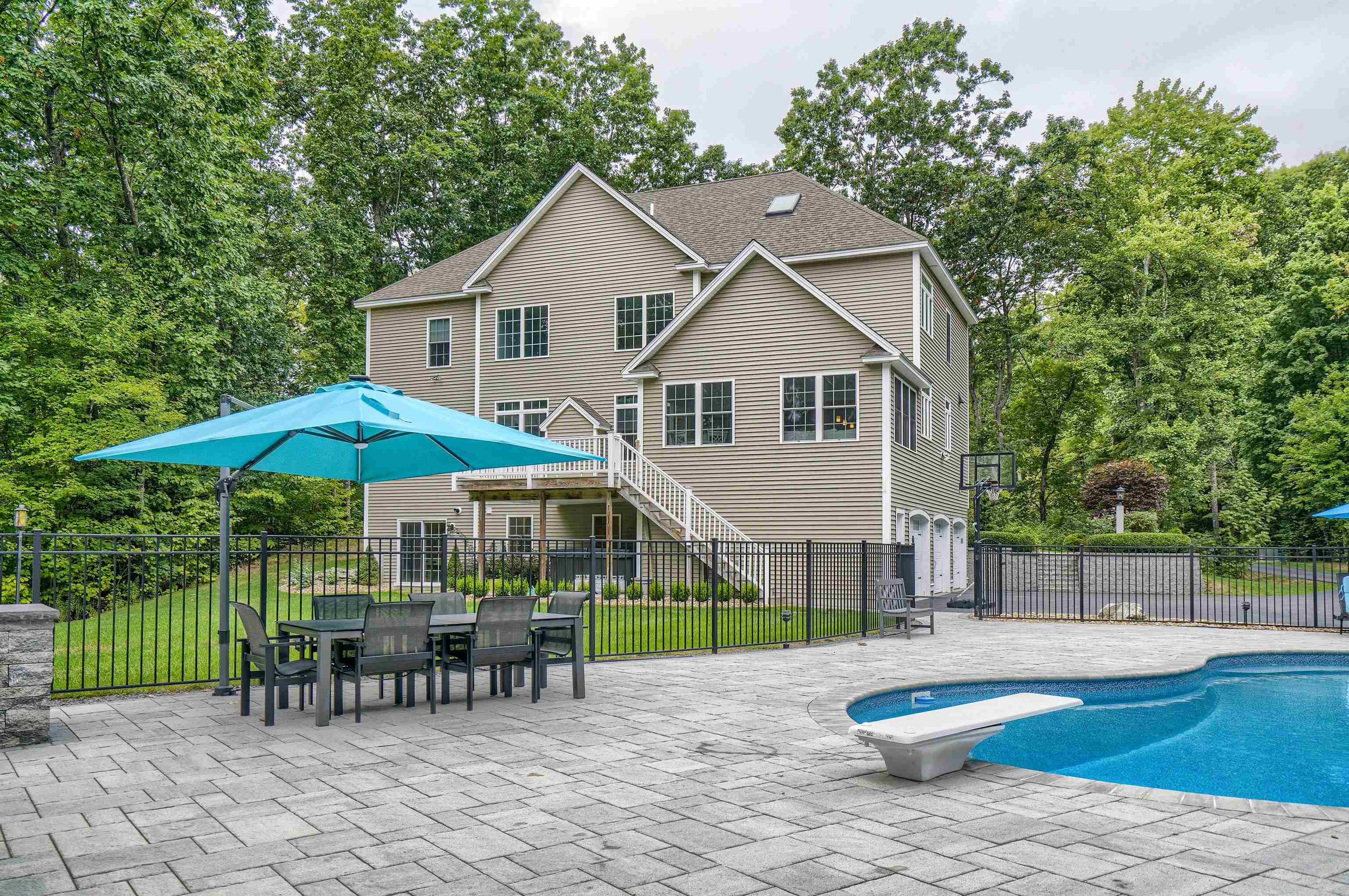 63 Northland Road, Unit 810 Windham, NH 03087 - Photo 2 of 40