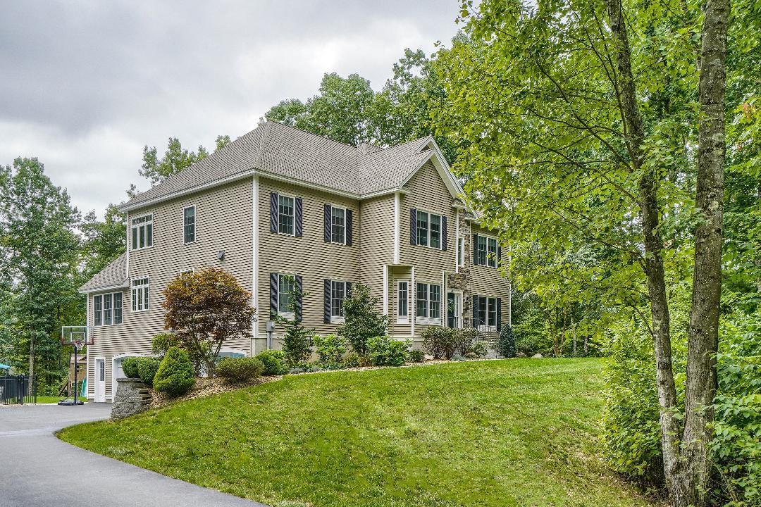 63 Northland Road, Unit 810 Windham, NH 03087 - Photo 3 of 40