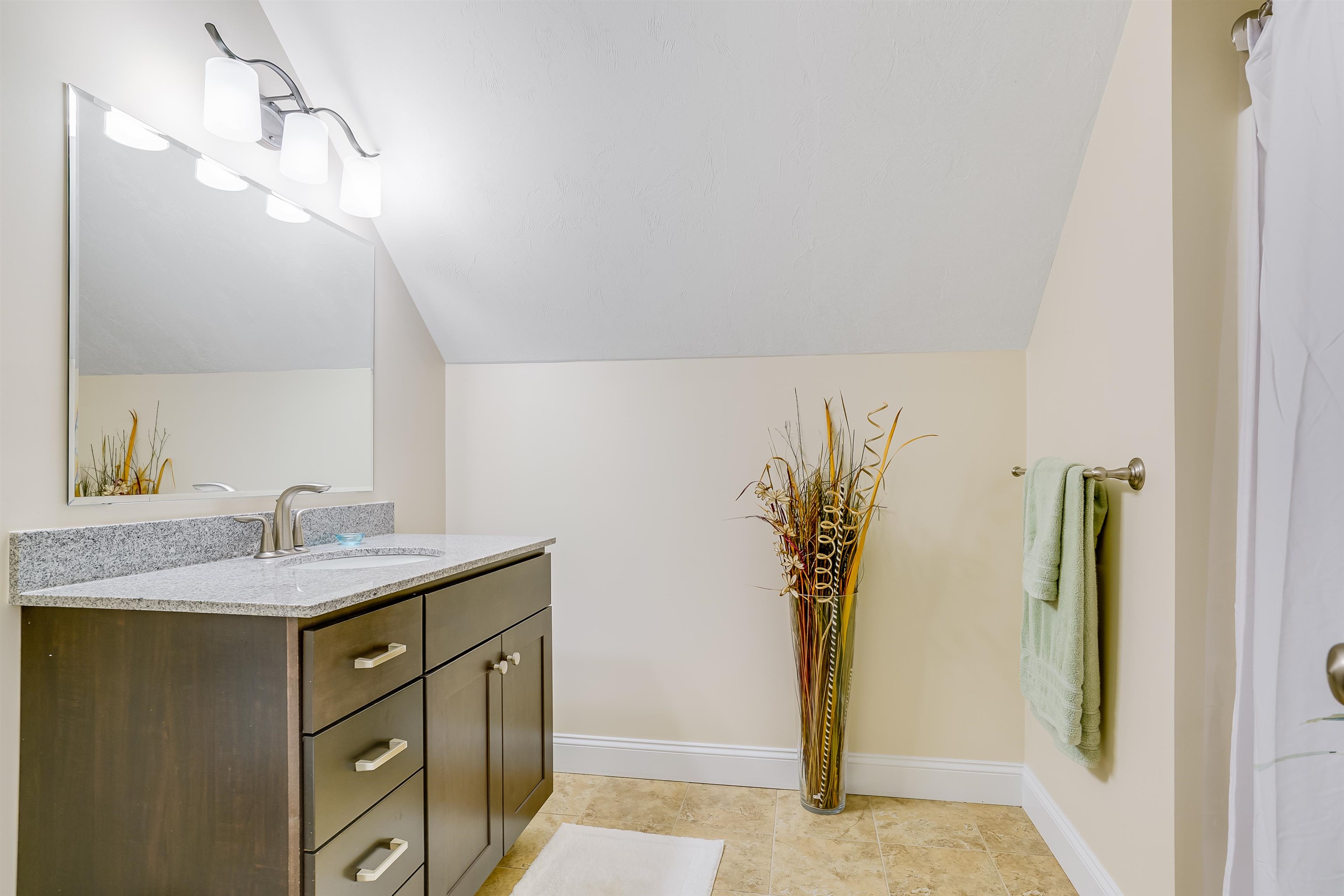 63 Northland Road, Unit 810 Windham, NH 03087 - Photo 32 of 40