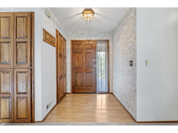 $795,000 | 35982 Shoreview Drive, Dorena, OR 97434