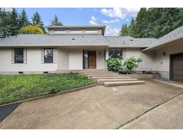 $795,000 | 35982 Shoreview Drive, Dorena, OR 97434