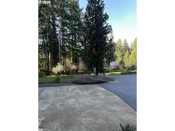 $795,000 | 35982 Shoreview Drive, Dorena, OR 97434
