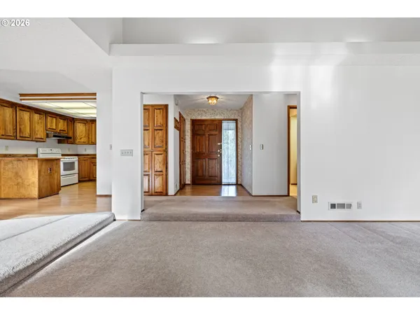 $795,000 | 35982 Shoreview Drive, Dorena, OR 97434