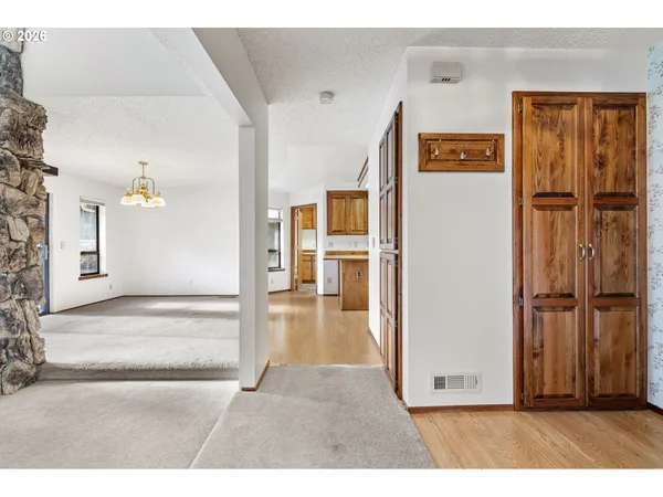 $795,000 | 35982 Shoreview Drive, Dorena, OR 97434