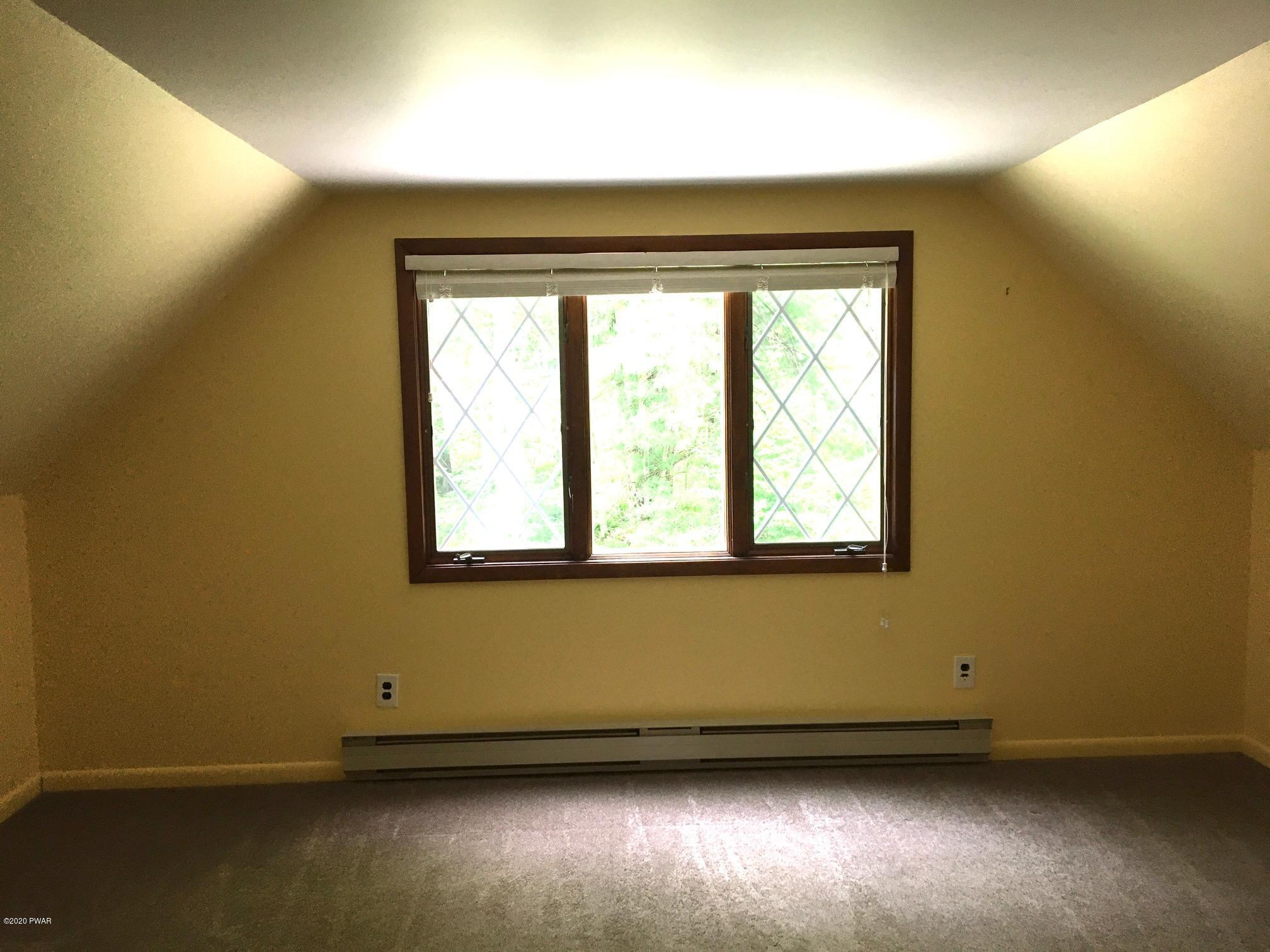 11 Stonefence Road Damascus, PA 18415 - Photo 15 of 20 Bedroom 3