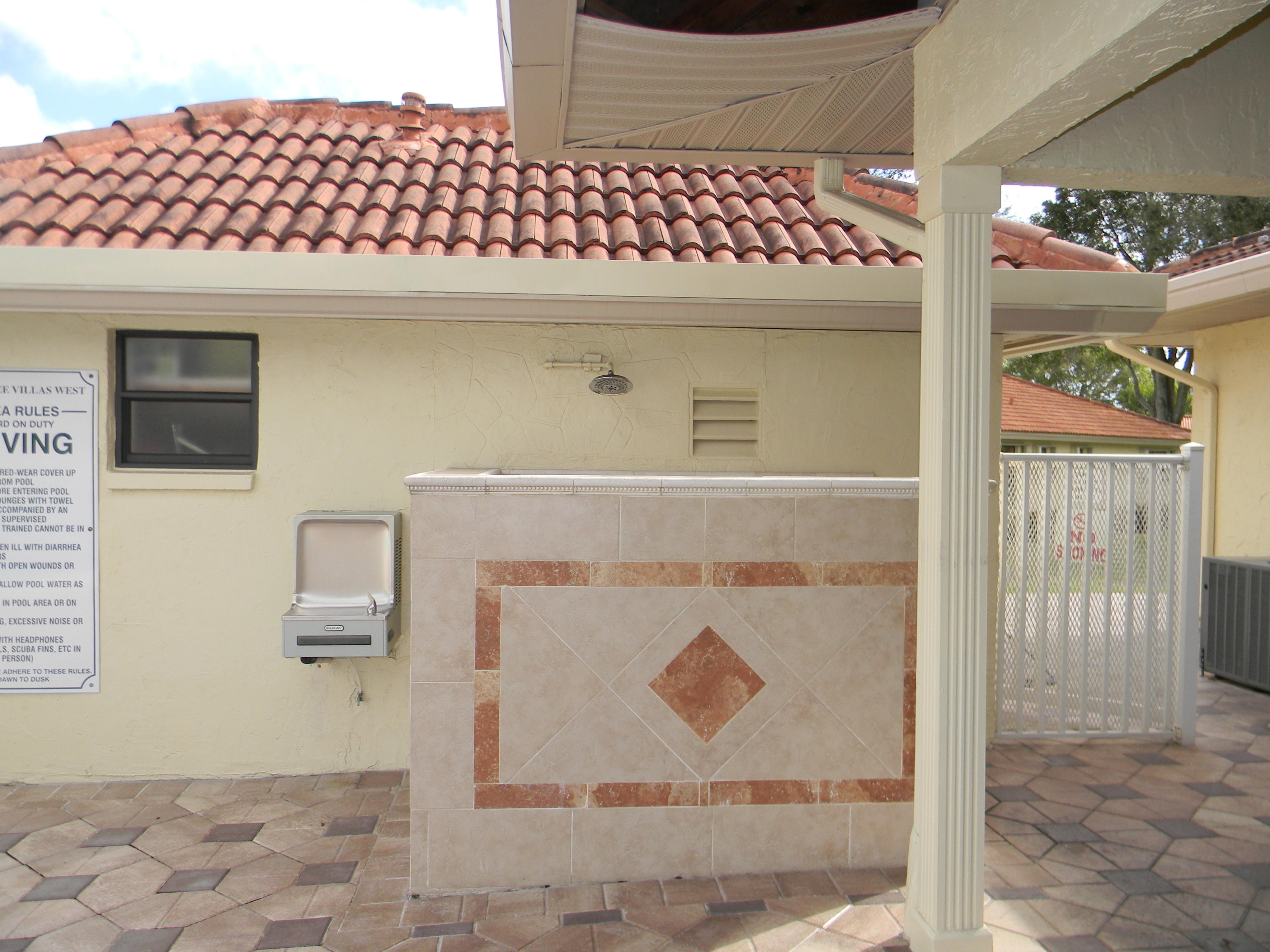 4595 Laurel Tree Road, Unit B Boynton Beach, FL 33436 - Photo 30 of 31 Pool Shower area