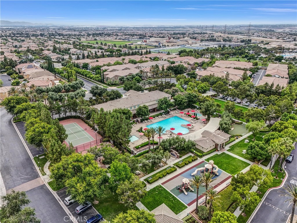5584 Kate Way, Unit 10 Fontana, CA 92336 - Photo 37 of 42 an aerial view of multiple house