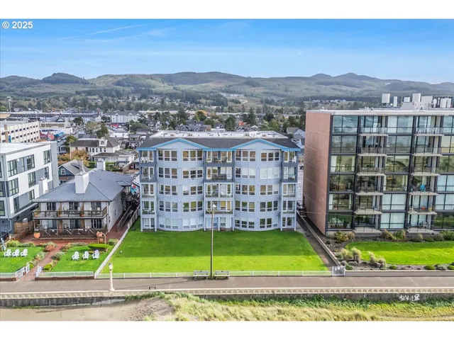 $1,095,000 | 361 South Promenade, Unit 502, Seaside, OR 97138