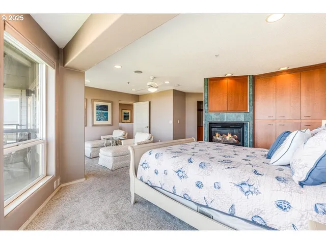 $1,095,000 | 361 South Promenade, Unit 502, Seaside, OR 97138