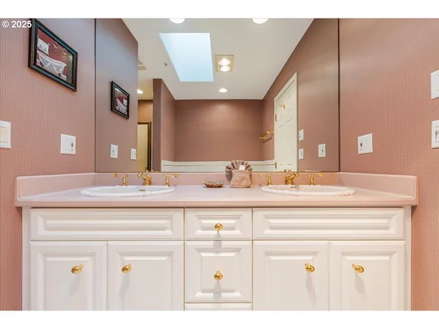 $1,095,000 | 361 South Promenade, Unit 502, Seaside, OR 97138