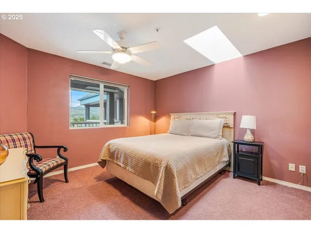 $1,095,000 | 361 South Promenade, Unit 502, Seaside, OR 97138