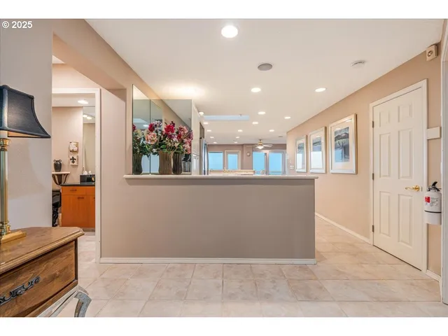 $1,095,000 | 361 South Promenade, Unit 502, Seaside, OR 97138