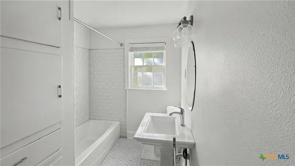 $1,425 | 820 North 5th Street, Temple, TX 76501