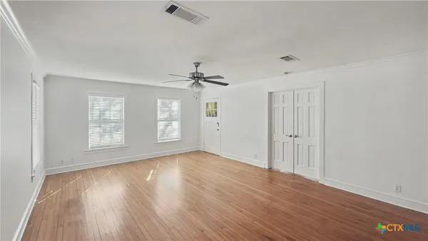 $1,425 | 820 North 5th Street, Temple, TX 76501