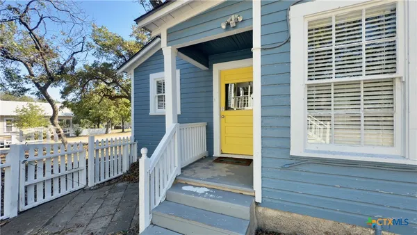 $1,425 | 820 North 5th Street, Temple, TX 76501