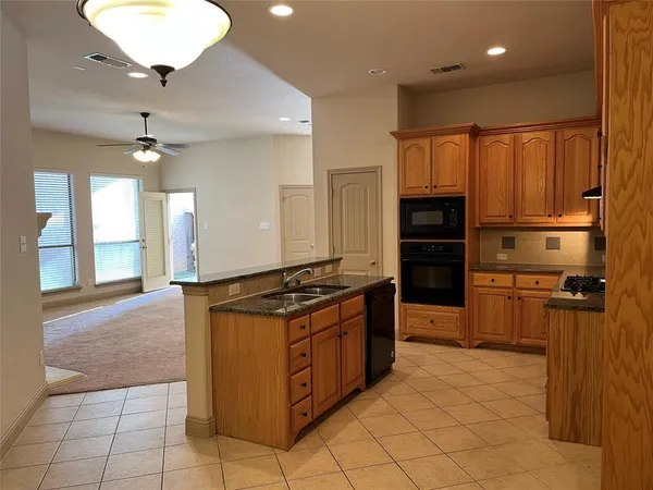 $3,400 | 817 La Cima, Irving, TX 75039