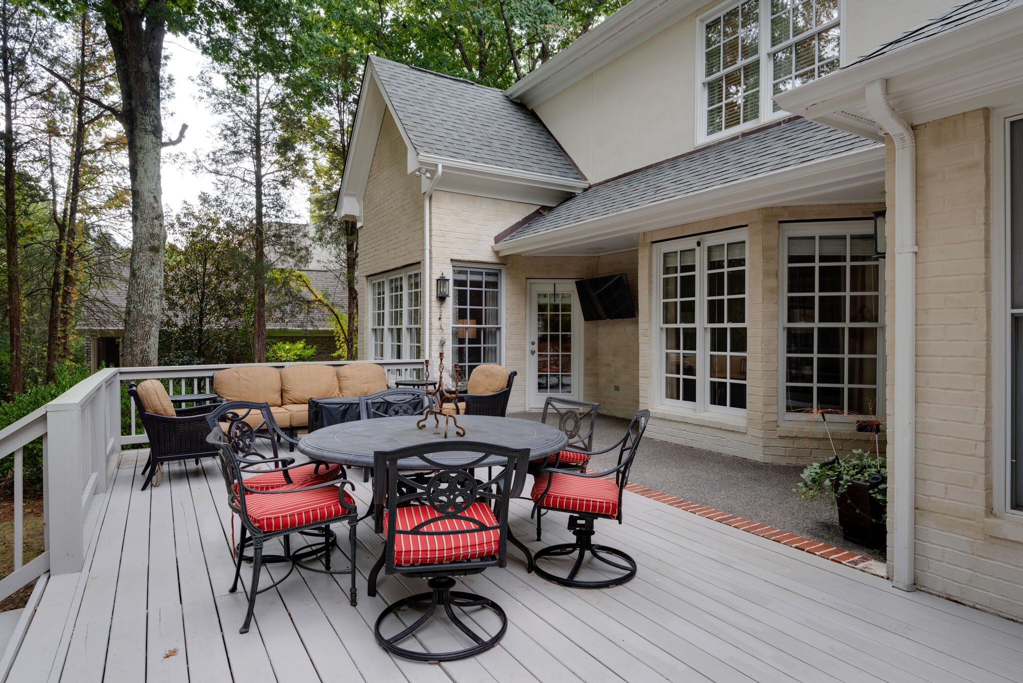 1432 Willowbrooke Circle Franklin, TN 37069 - Photo 37 of 41 a view of a patio with furniture and a yard