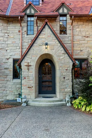 $2,400,000 | 661 Market Street, Winona, MN 55987