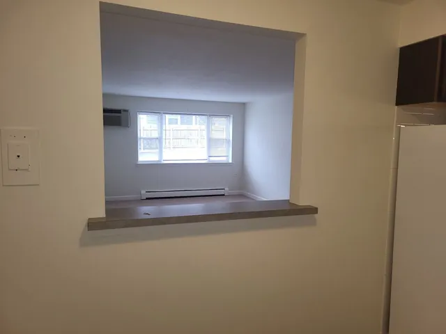 $1,695 | 1039 College Avenue, Unit 5W, Wheaton, IL 60187