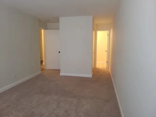 $1,695 | 1039 College Avenue, Unit 5W, Wheaton, IL 60187