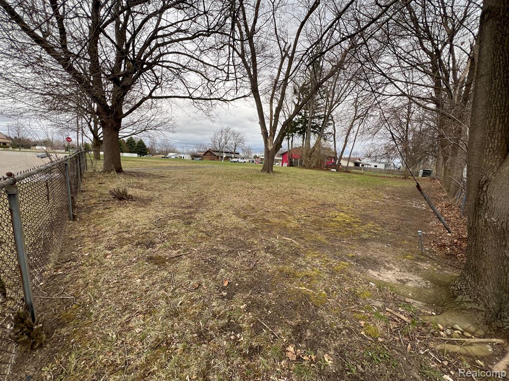 1436 East Pierson Road Flushing, MI 48433 - Photo 2 of 12