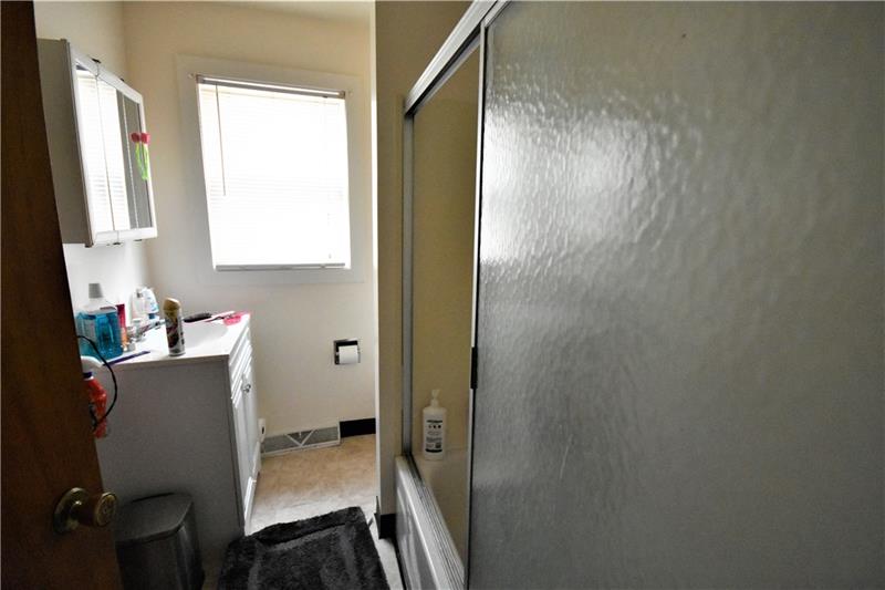 483 New York Avenue Rochester, PA 15074 - Photo 3 of 13 Gallery Image 3