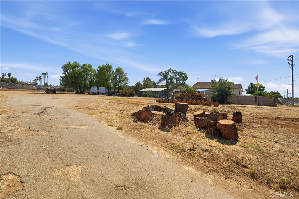 17157 Van Buren Riverside, CA 92504 - Photo 7 of 12 Driveway